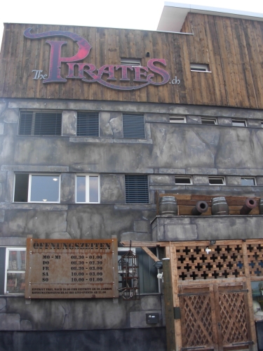 Pirates(SG)2010 - 02.jpg